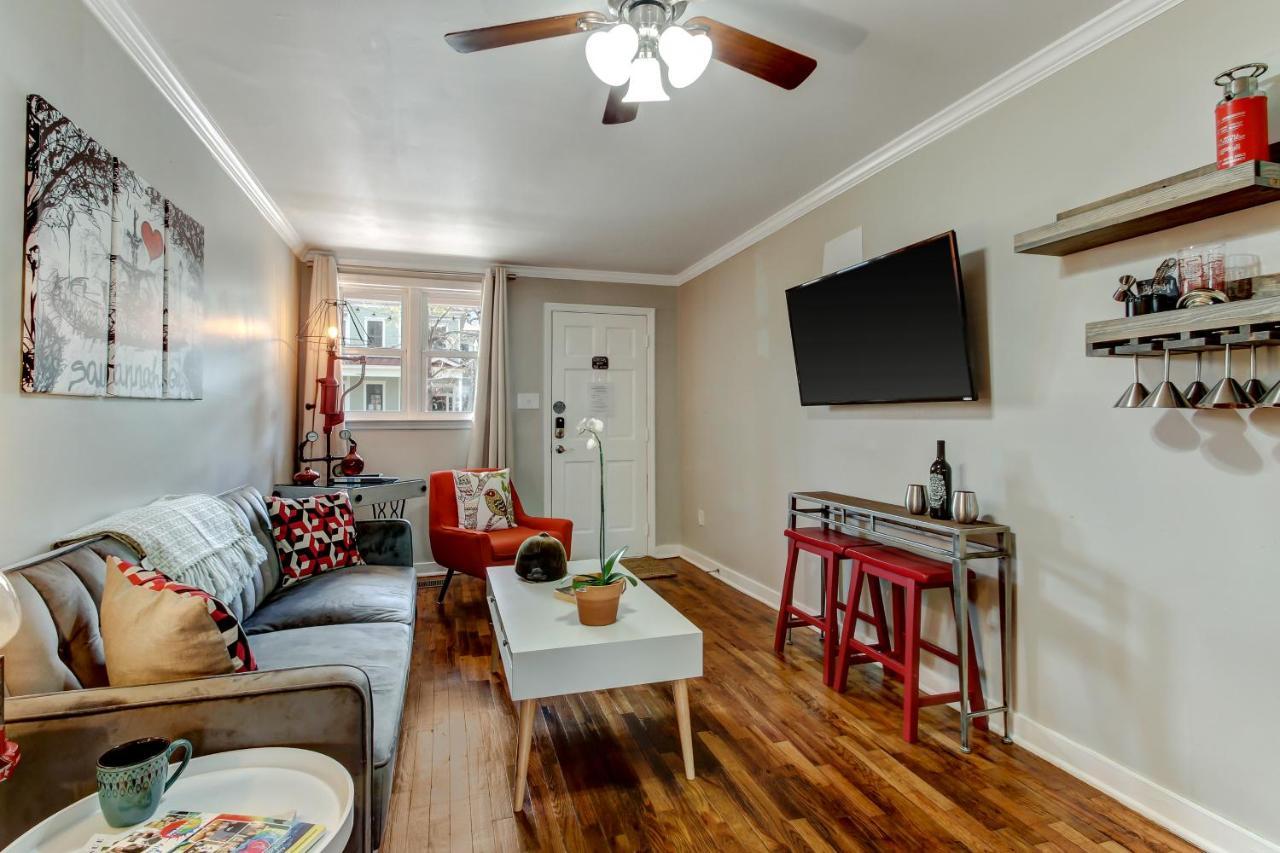 Apartmán Vibrant, Colorful Building With Backyard Firepit And Games Savannah