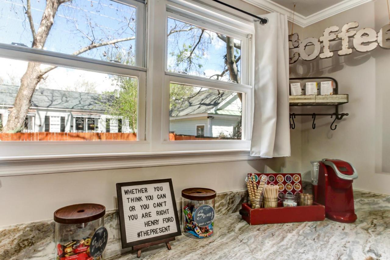 Apartamento Vibrant, Colorful Building With Backyard Firepit And Games *